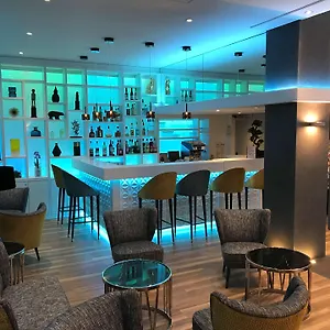 4* Отель Western Carlton